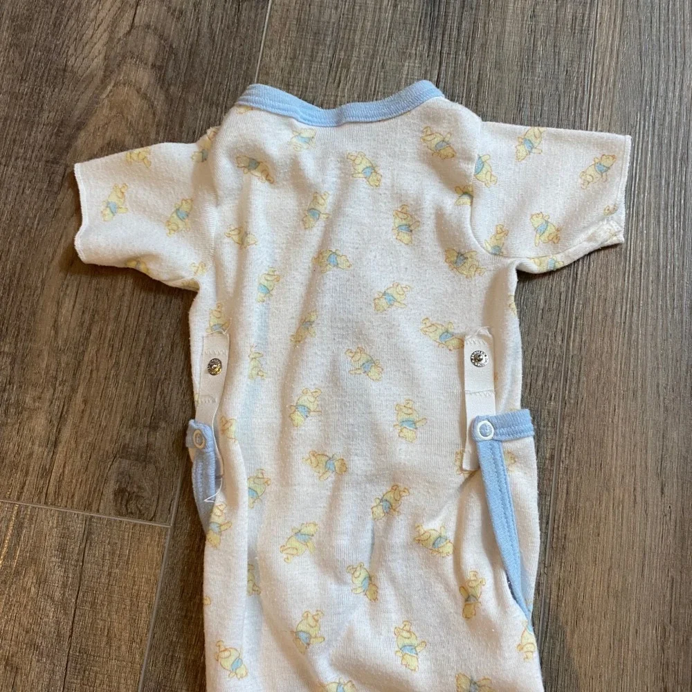 Vintage Winnie the Pooh Baby Gown Sleeper White Blue Snap Front USA Made Small